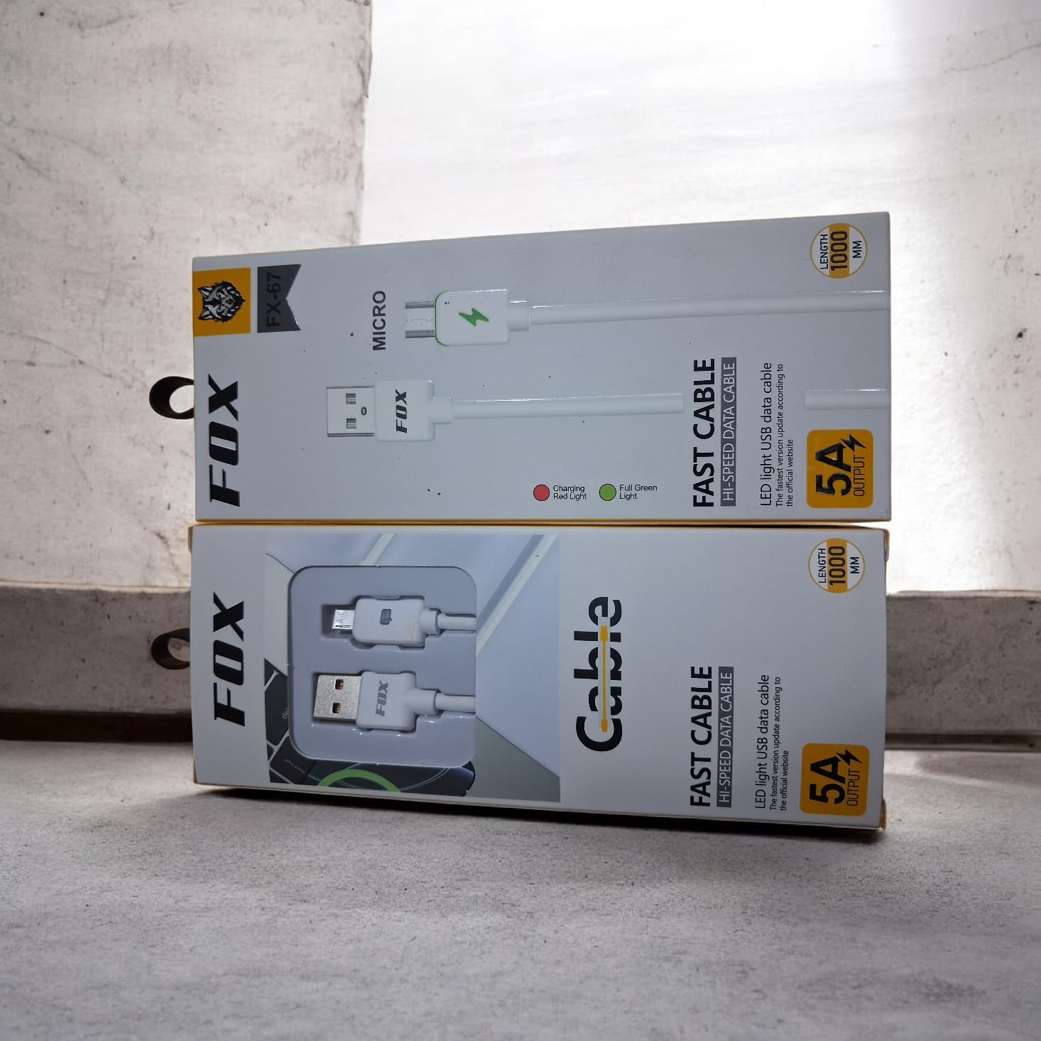 كابل ميكرو خامه ممتازه و فيه لمبه اشعارات 